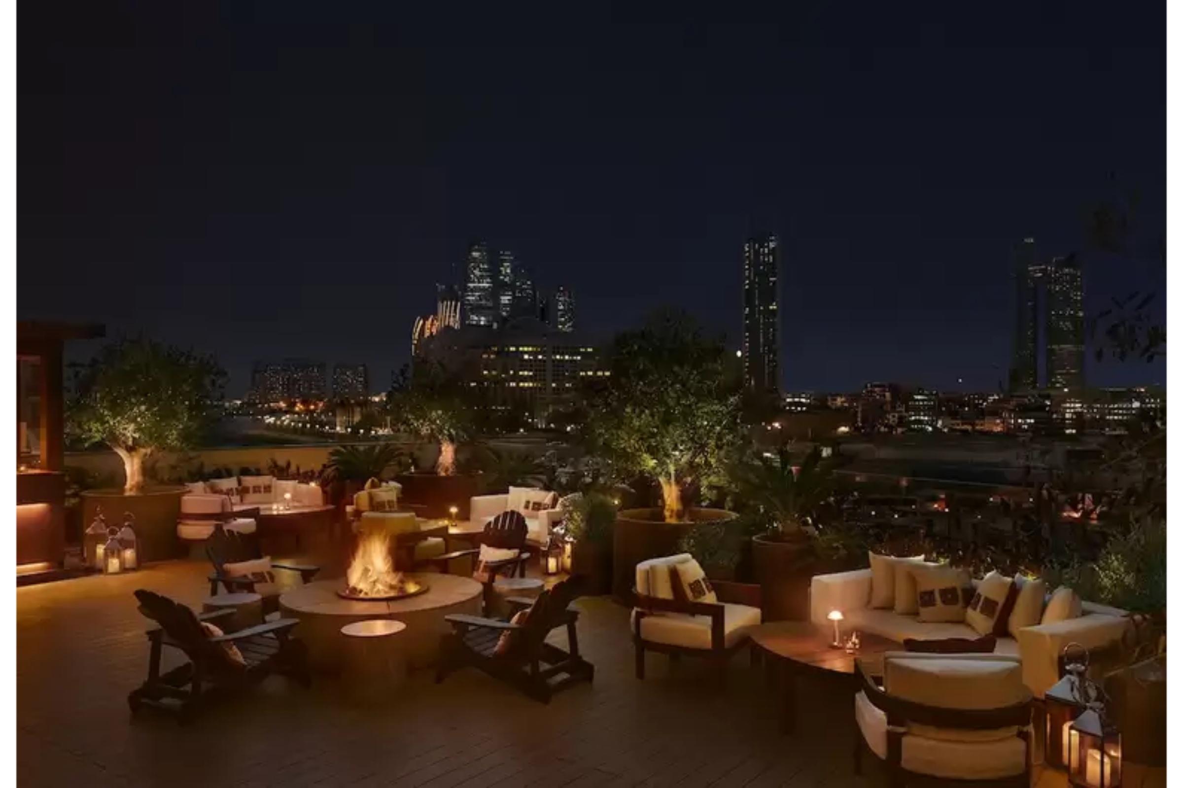 The Abu Dhabi Edition Luaran gambar The rooftop bar at the Mandarin Oriental, Munich