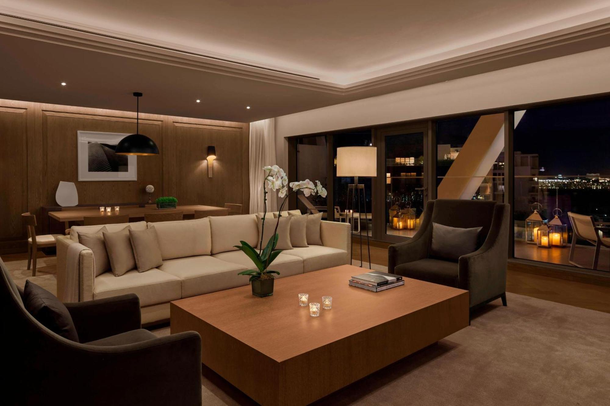 The Abu Dhabi Edition Luaran gambar The living room of a suite at the Mandarin Oriental, Bangkok
