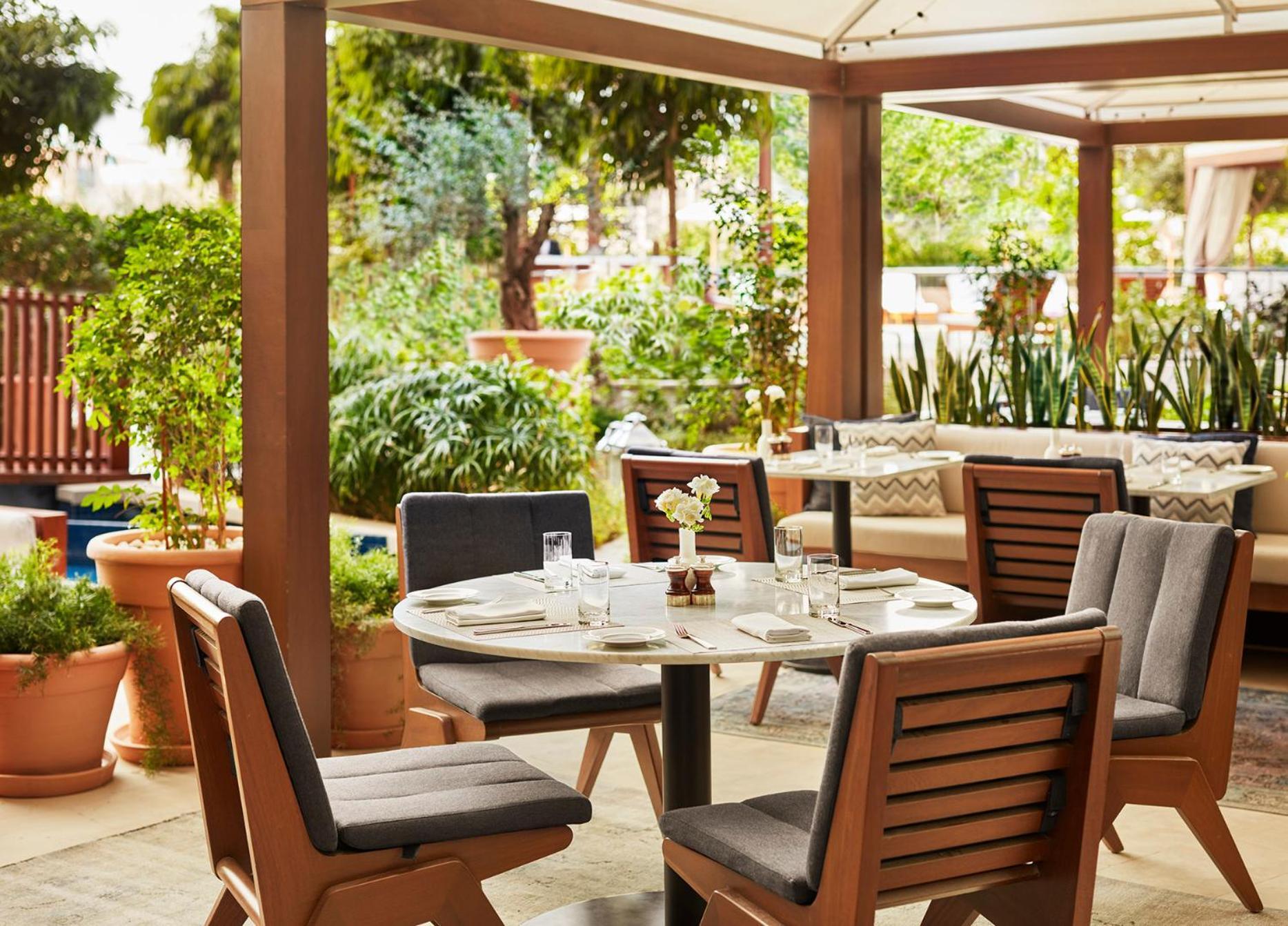 The Abu Dhabi Edition Luaran gambar The Terrace at the Four Seasons Hotel